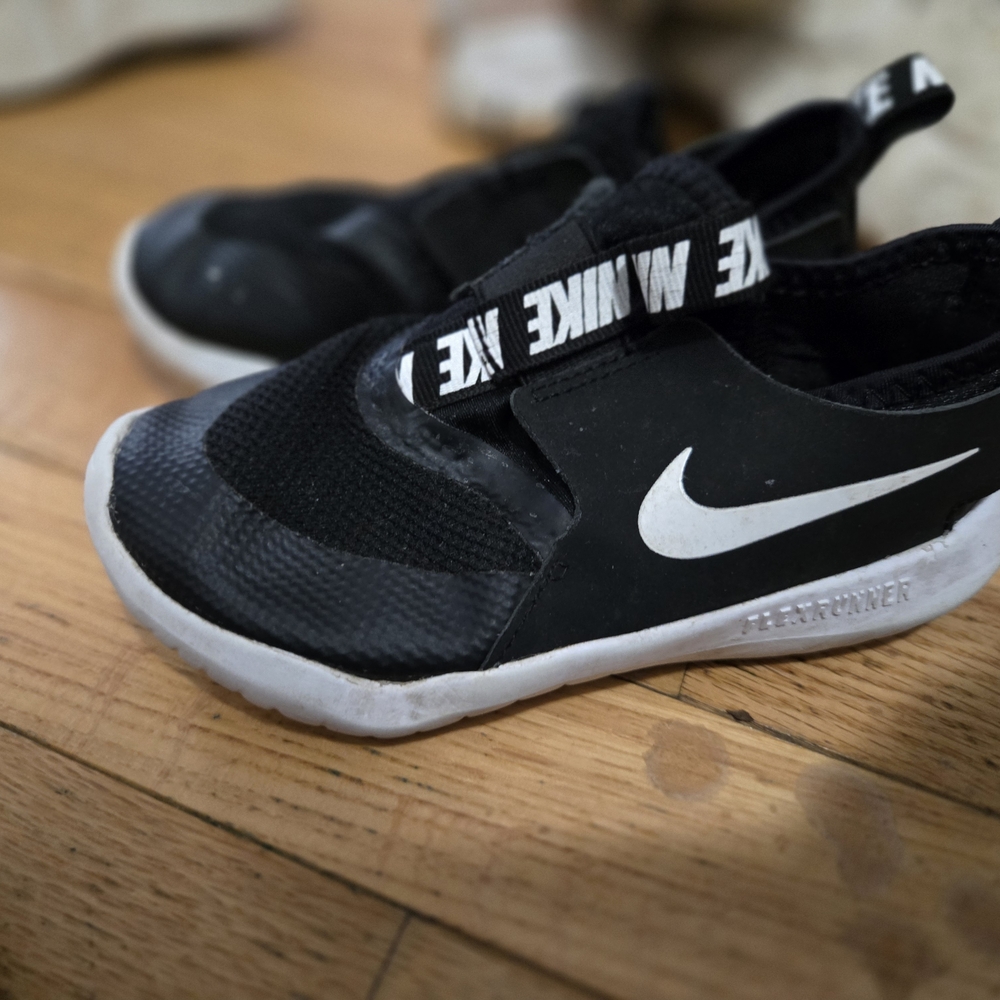 Bundle TODDLERS BOY 9C SIZE COLLECTION - Nike Flex Runner Kids Shoes